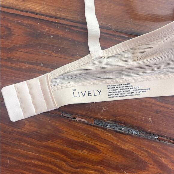 NWT Lively lightly lined under toasted almond convertible to racerback bra 38D - Picture 5 of 6